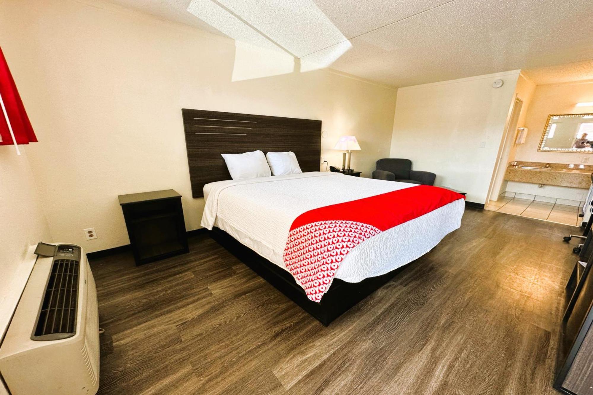 Oyo Hotel San Antonio Lackland Afb Seaworld Hwy 90 W Экстерьер фото