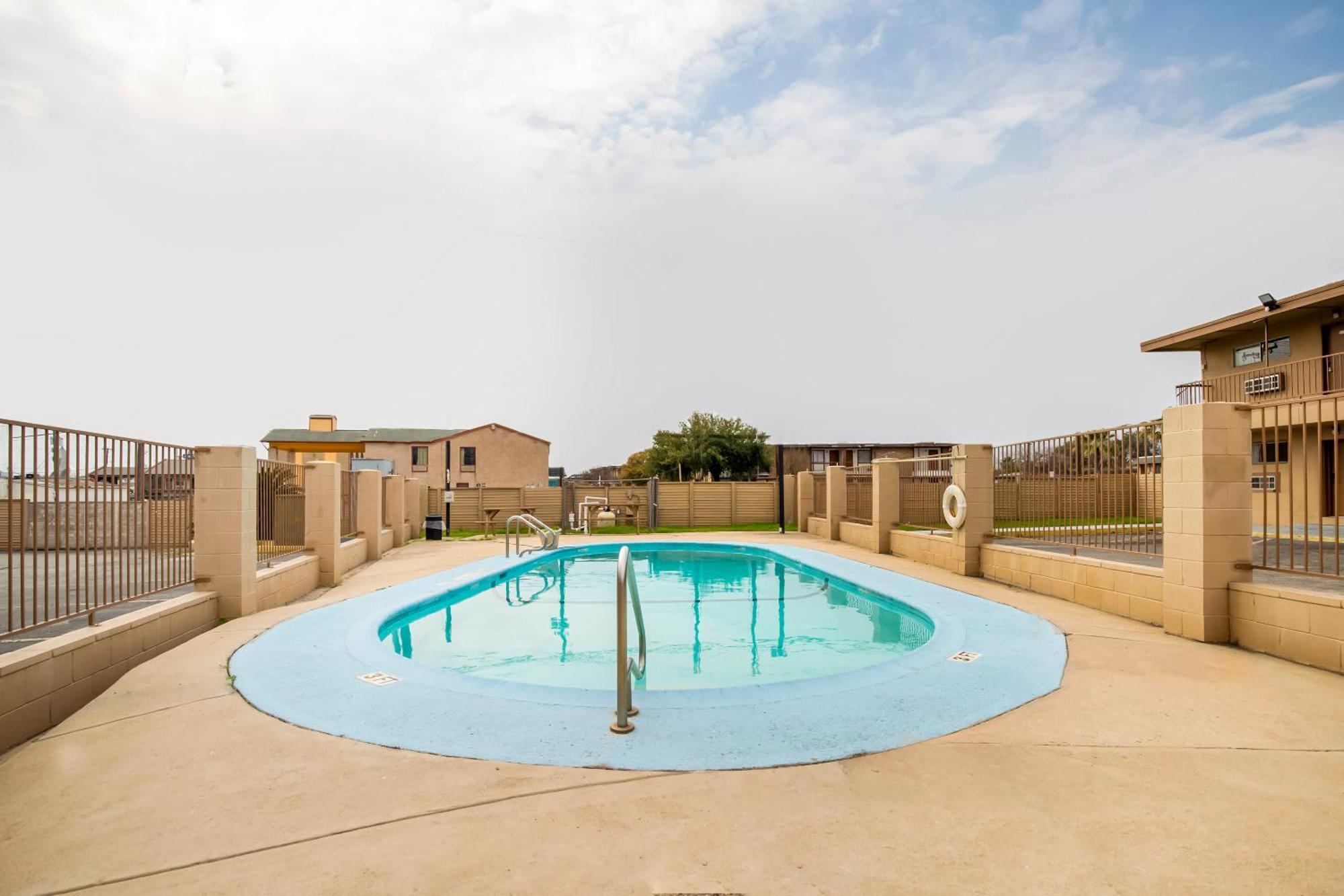 Oyo Hotel San Antonio Lackland Afb Seaworld Hwy 90 W Экстерьер фото